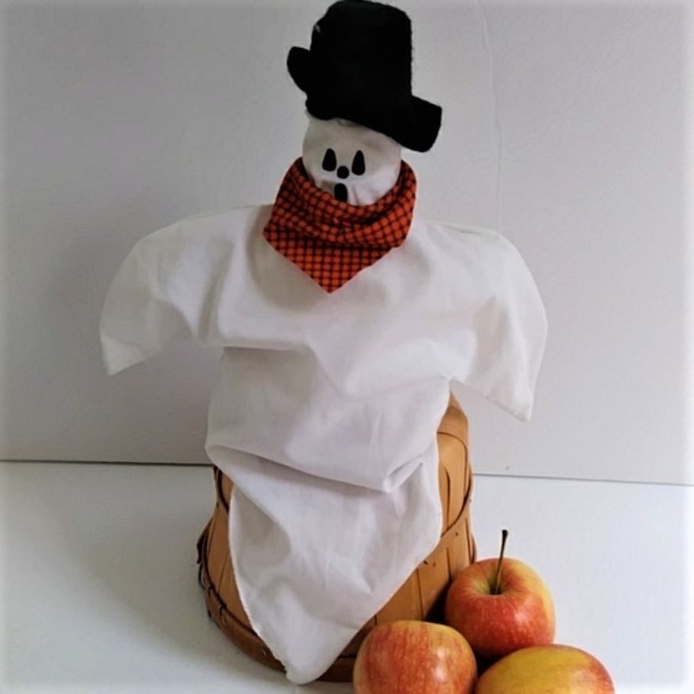 Primitive Folk Sitting Ghost Doll